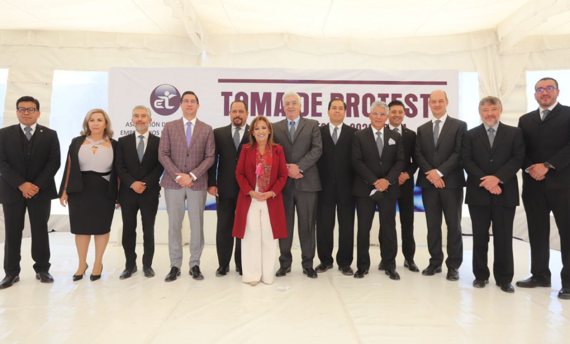 Gobernadora toma protesta a la Asociación de empresas y empresarios