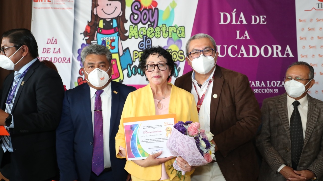 Reconocen labor de la educadora de la Sección 55 del SNTE