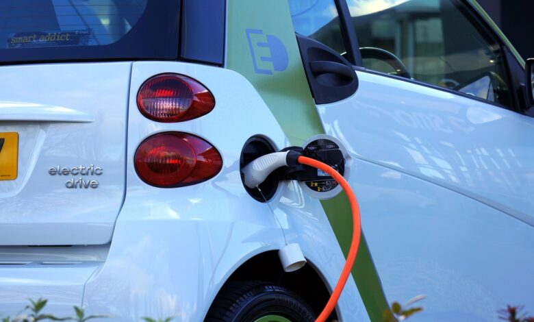 Alza en gasolina crea preferencia por autos híbridos