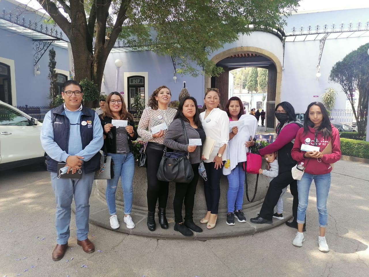 Gestiona SMDIF apoyos a mujeres jefas de familia a través de programas del Gobierno Del Estado