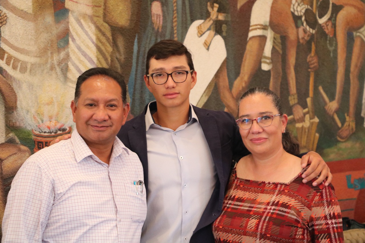 El Instituto Municipal del Deporte recibió a pitcher poblano firmado por los Diamondbacks