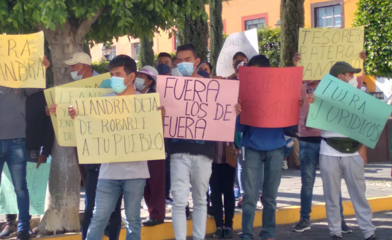 Ciudadanos de Mazatecochco inconformes con alcaldesa municipal