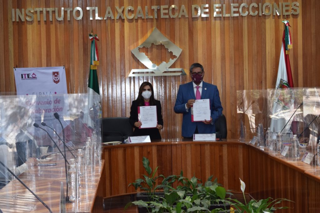 Firman convenio ITE y UATX para difundir información en náhuatl y otomí