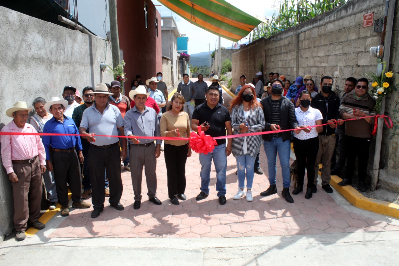 Fernando Castellanos entrega obra en beneficio de la junta auxiliar de Ozolco