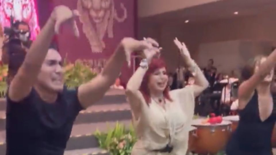 "¿Sabadazo, eres tu?": Layda Sansores rinde su primer informe… bailando al ‘ritmo del jaguar’