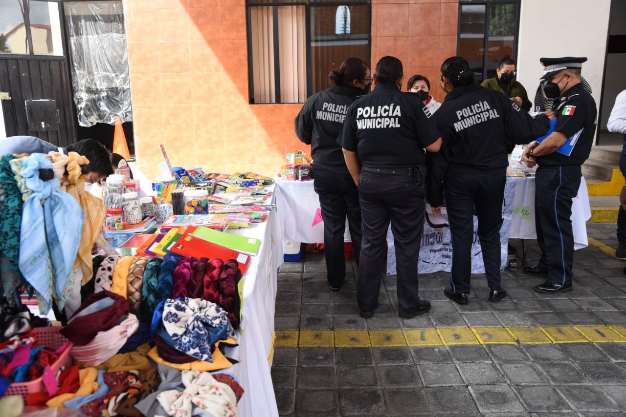En Tlaxcala otorgan descuentos a policías en artículos escolares