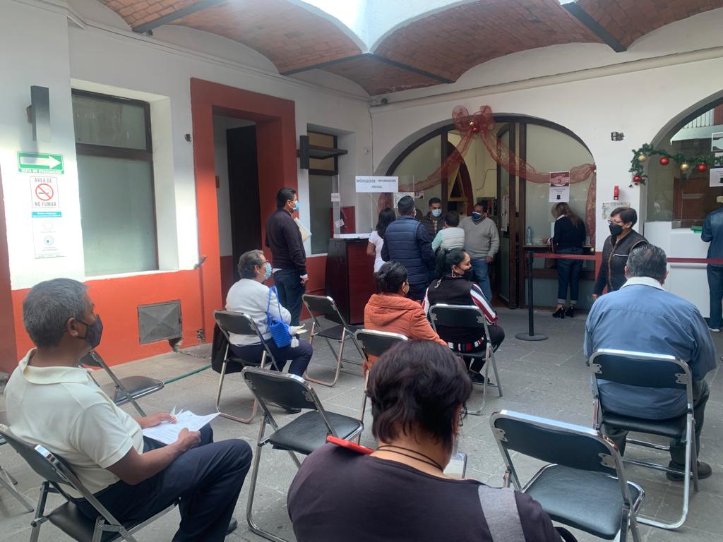 Ayuntamiento de la Capital entrega becas a trabajadores sindicalizados