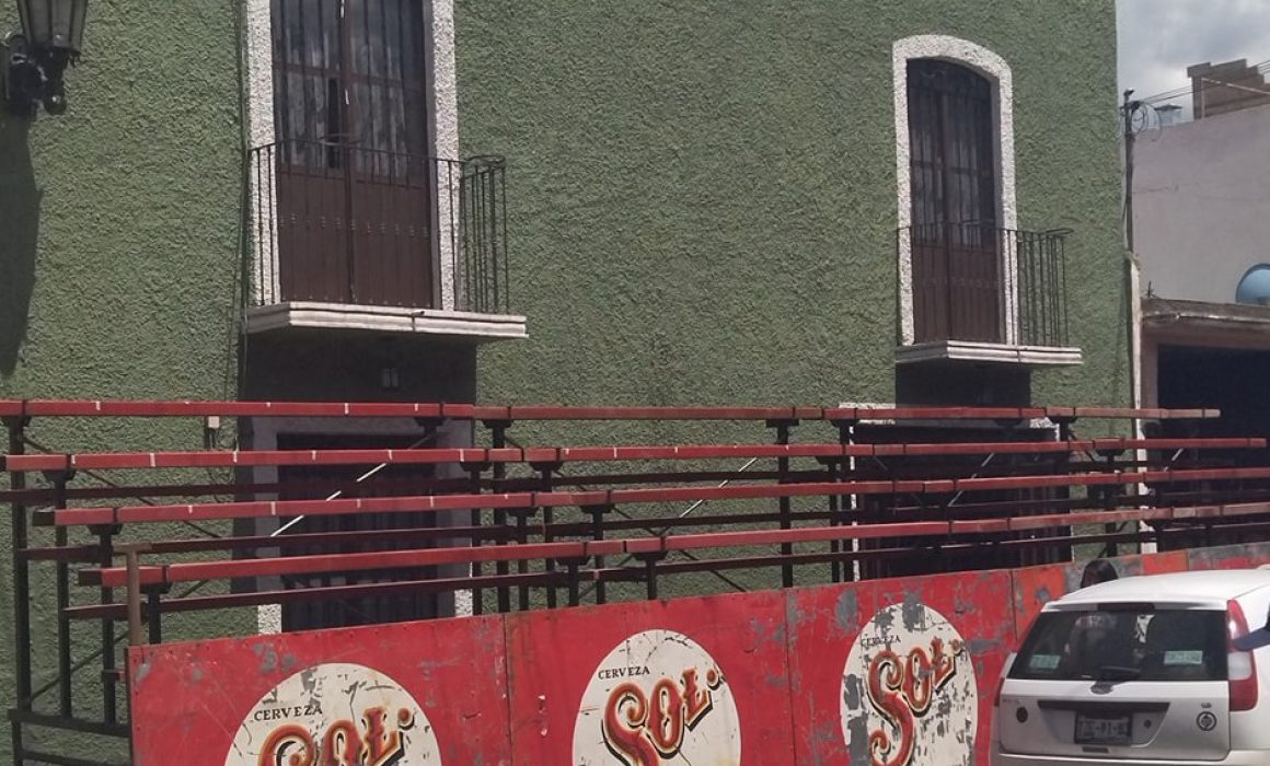 Soltarán 22 toros en la Huamantlada, preparan burladeros y gradas