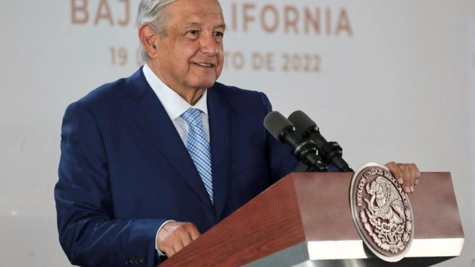 AMLO acepta invitación de Fox para tomarse foto con expresidentes