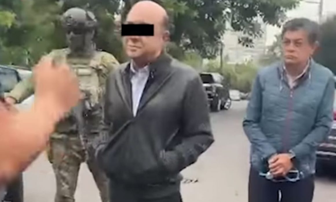 Ex funcionario de Tlaxcala acompañaba a Murillo Karam durante detención