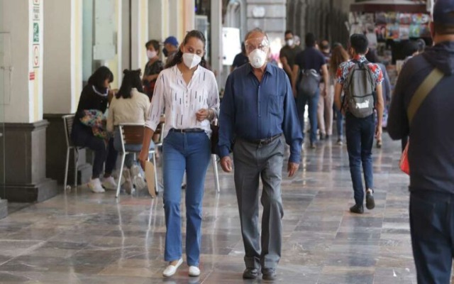 Suma Puebla 369 nuevos casos de Covid-19 y cuatro decesos de adultos de la tercera edad
