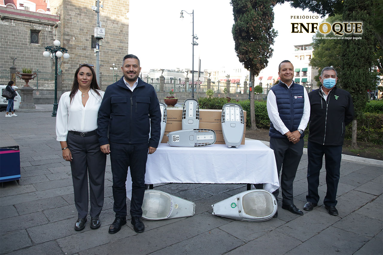 Puebla con el 94 por ciento de luminarias encendidas: Adán Domínguez