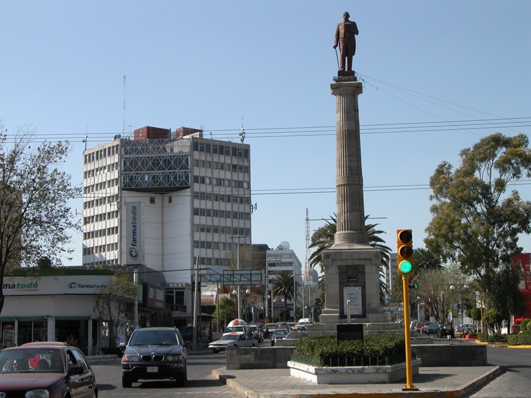 Preparan proyecto para reactivar negocios en la Avenida Juárez