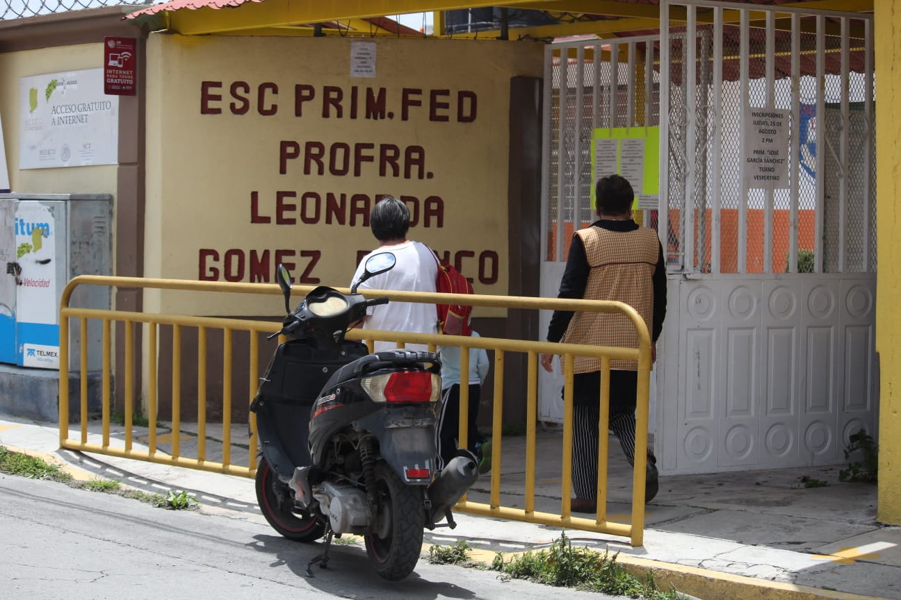 Fallan sujetos en intento de robo a escuela primaria Leonarda Gómez Blanco, en Chiutempan
