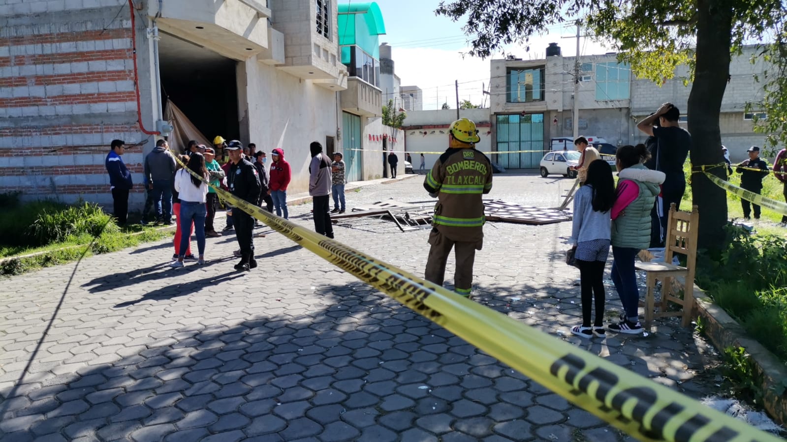 Explosión en taller de costura deja un lesionado, en Santa Cruz Quilehtla