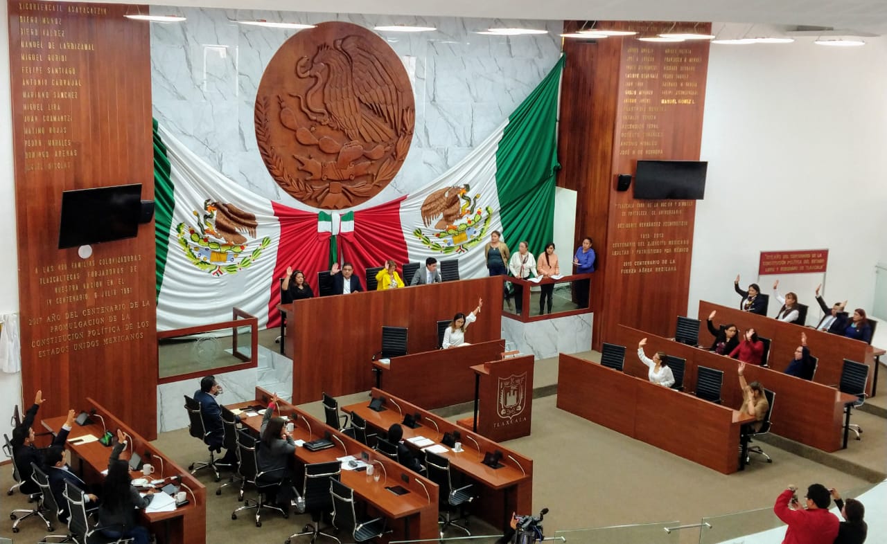 Se autoproclaman diputados de la 64 Legislatura como no corruptos