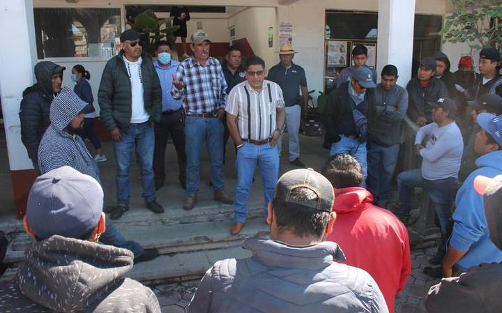 Mototaxistas de Nopalucan buscan mantener su trabajo