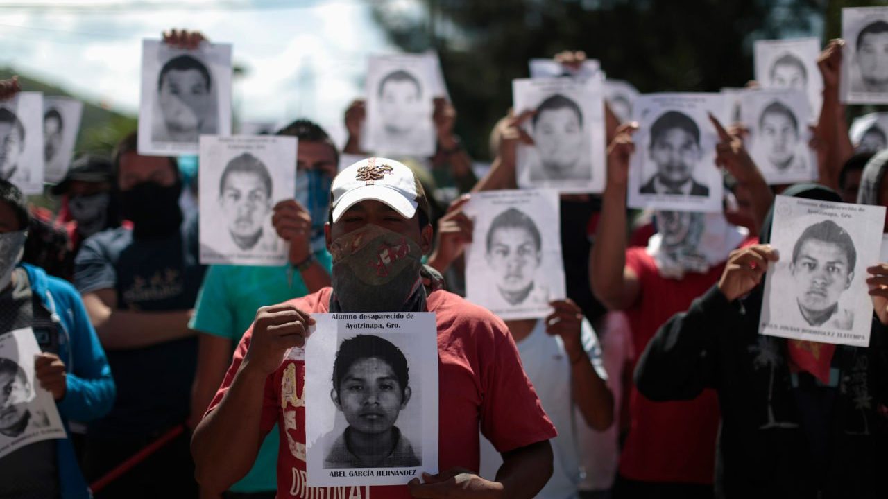Informe de la CoVAJ sobre caso Ayotzinapa, revela detalles sobre borrar evidencia por "órdenes del gobierno" 