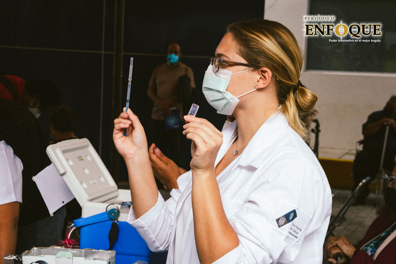 Hasta hoy se aplicarán las terceras y cuartas contra Covid en Puebla, Cholula, Atlixco y Texmelucan, para los de 40 en adelante