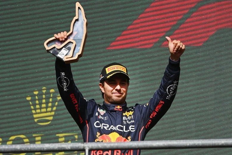 Checo' Pérez vuelve al podio tras quedar en segundo lugar del Gran Premio de Bélgica