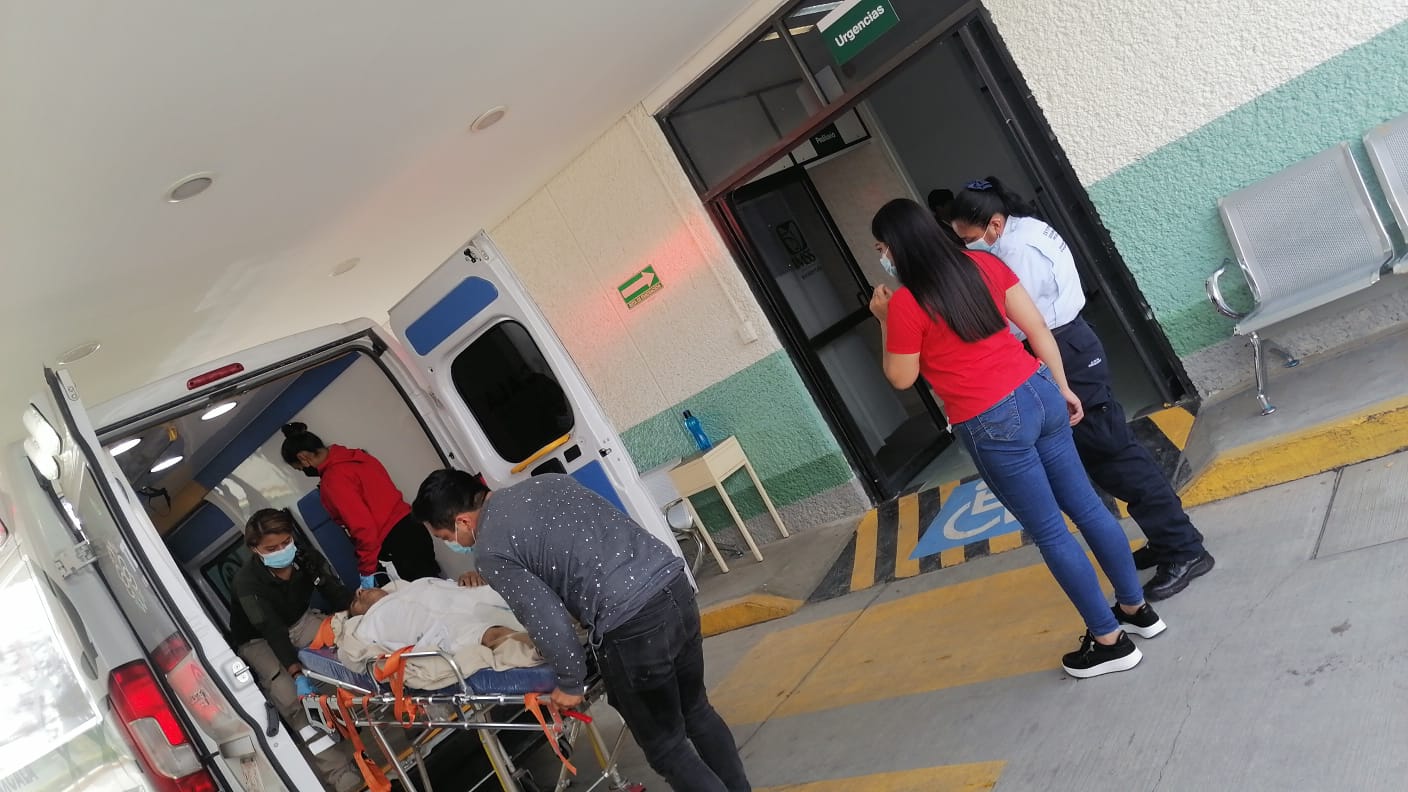 Balean a hombre a las afueras de salón social, en el Carmen Tequexquitla