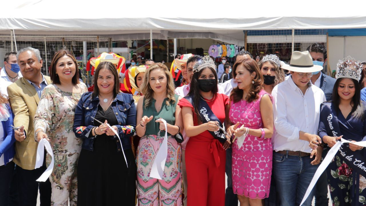 Paola Angon inauguró la 72ª Feria de Cholula 