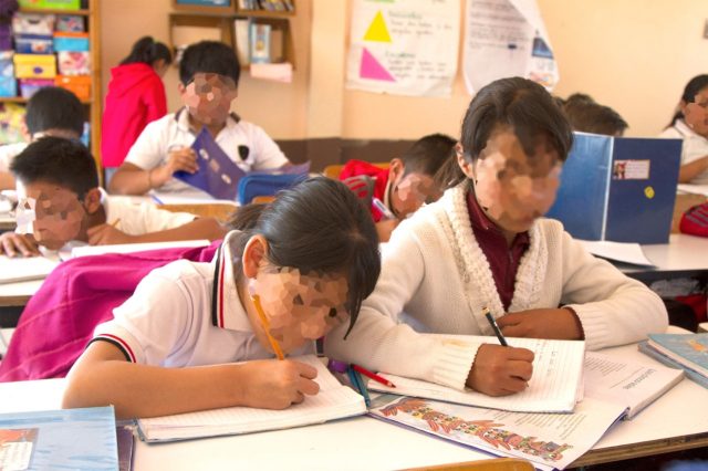 Inician clases más de 370 mil estudiantes y 35 mil maestras y maestros