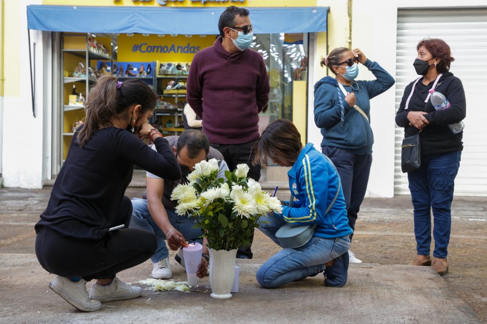 Dan de alta a la mamá de Santiago, menor que falleció por caída de árbol