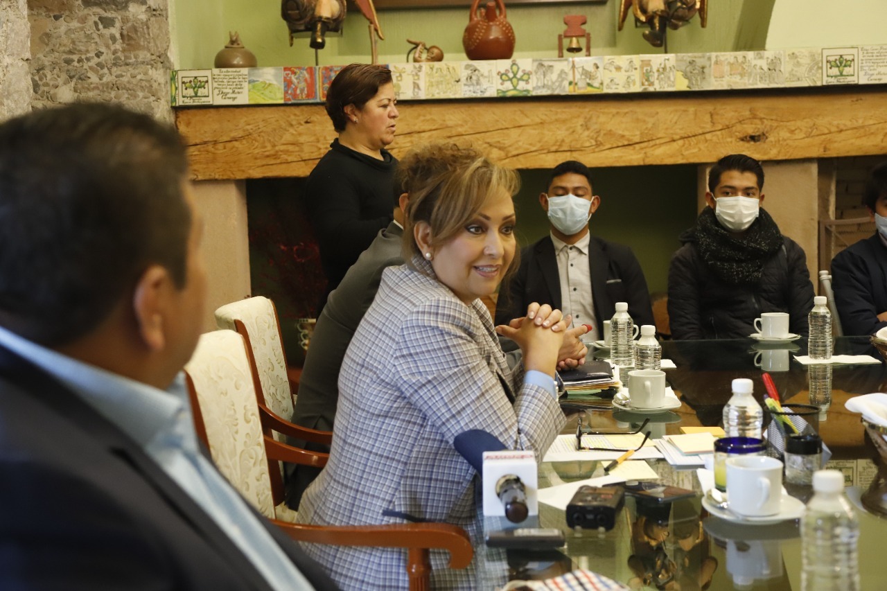 Recibe gobernadora a estudiantes de la UPTREP que participan en Programa De Movilidad 