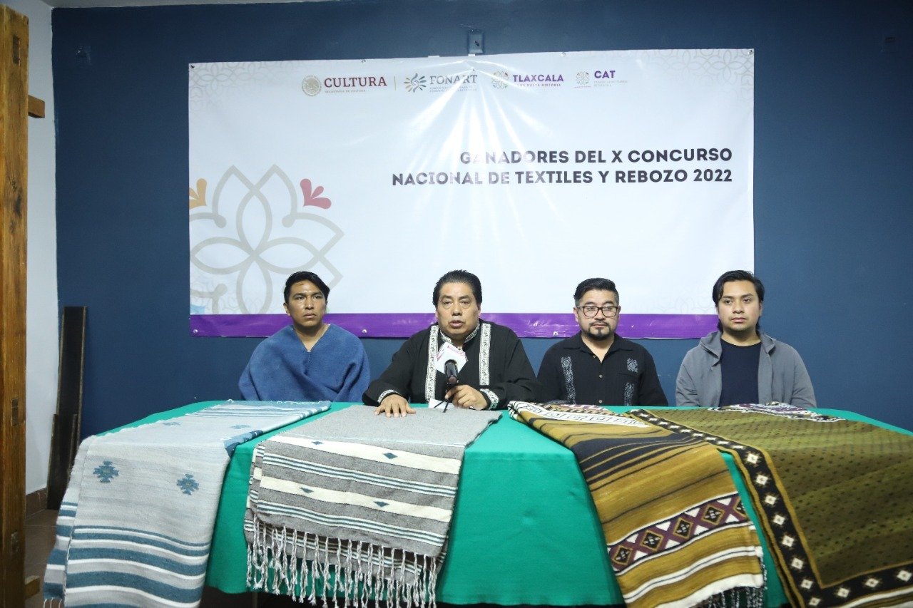 Obtienen artesanos premios del X Concurso Nacional de Textiles y Rebozo