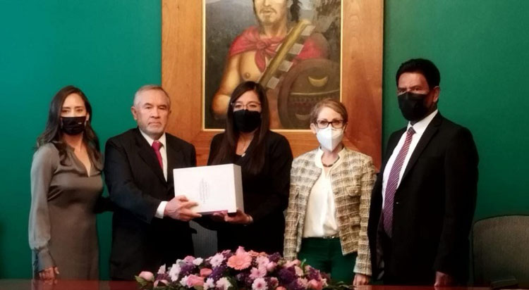 Entregan informe de avances de gobierno de Lorena Cuéllar al Legislativo