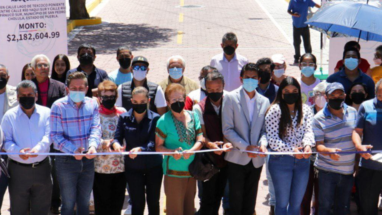 Ayuntamiento de San Pedro Cholula entregó el proyecto de pavimentación de la Calle Lago de Texcoco 