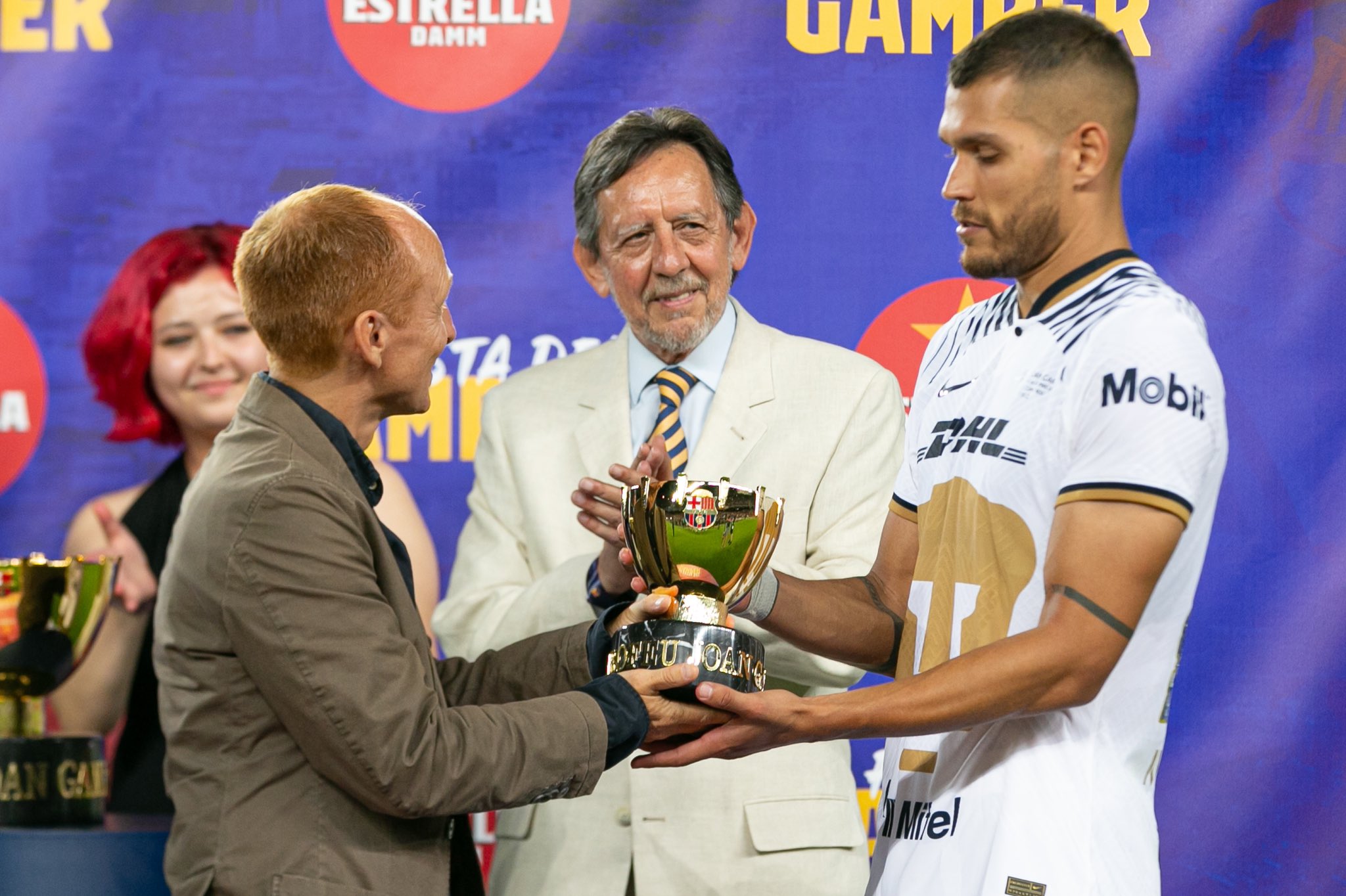 Pumas hizo el ridículo en Barcelona