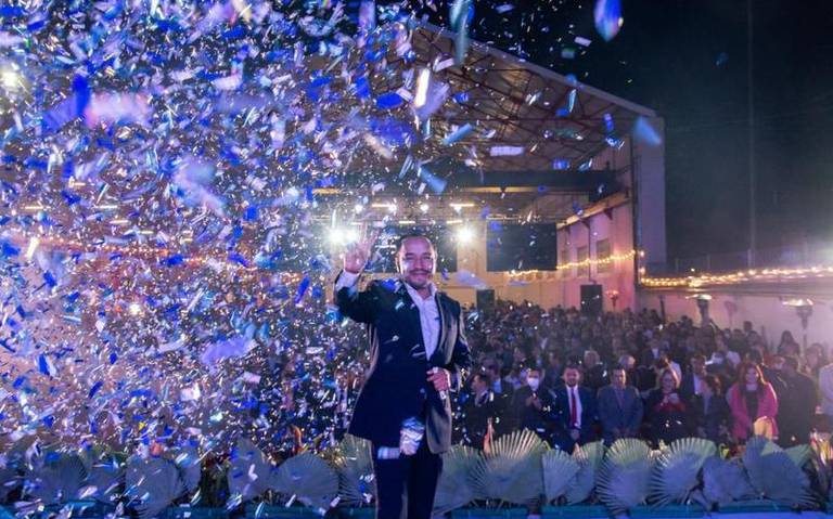 Pablo Badillo da el primer informe de su gobierno en Apizaco