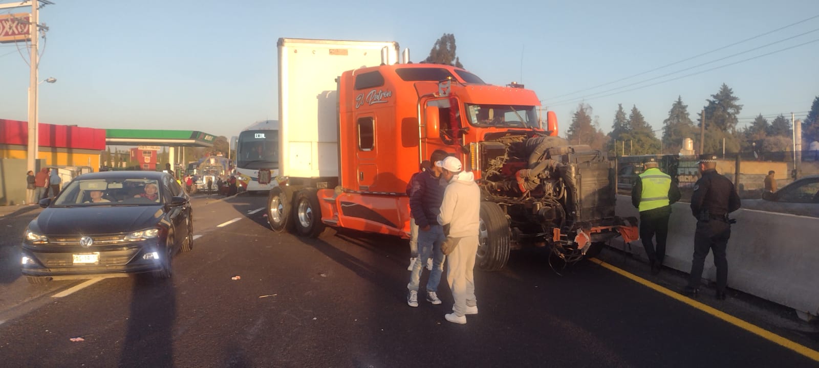 Embiste tráiler a peregrinos de Zacapoaxtla que se dirigían a la Basílica de Guadalupe, en Yauhquemehcan