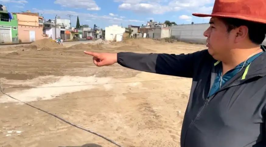 Alcalde de Contla supervisa avance de las obras en su administración
