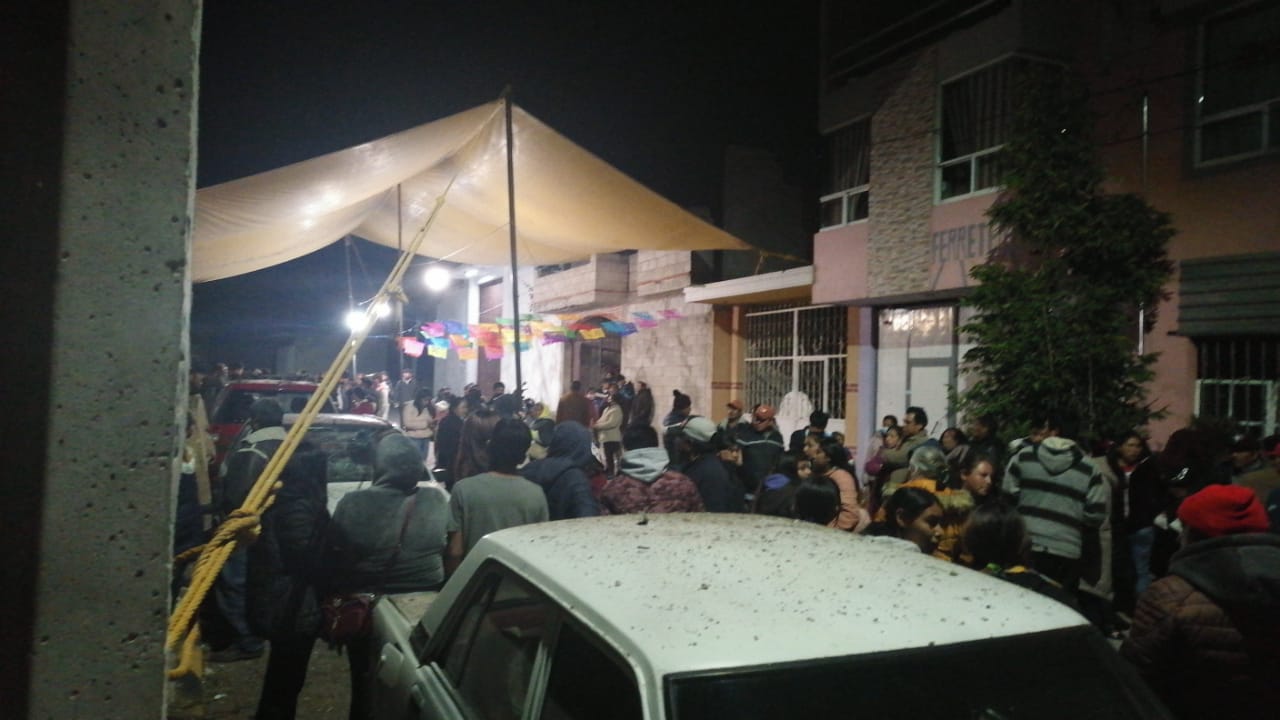 Explota gruesa de cohetes durante posada, en La Magdalena Tlaltelulco