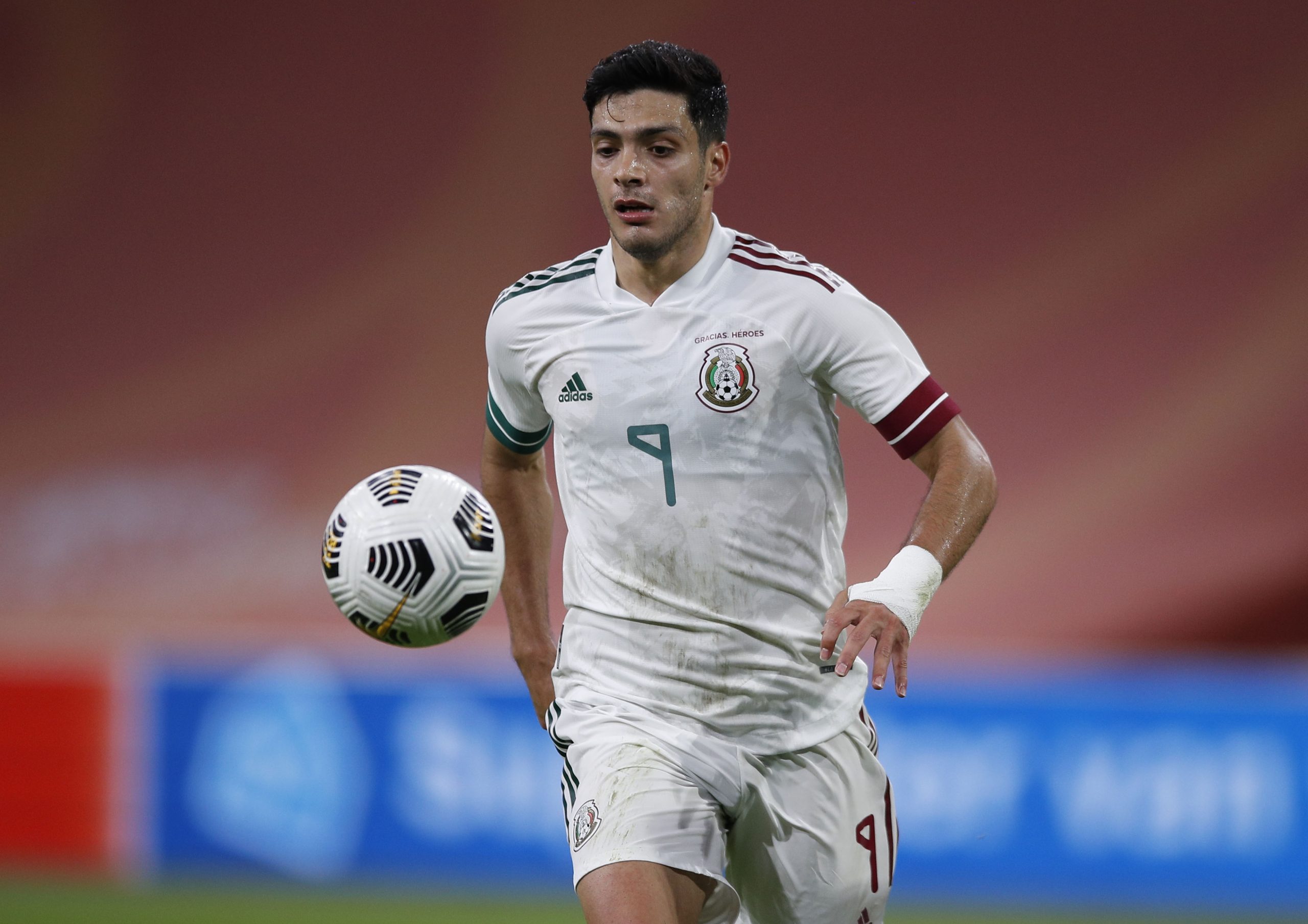 La mala noticia que recibió Raúl Jiménez tras el Mundial