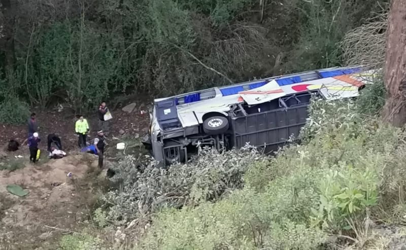 autobus volcado