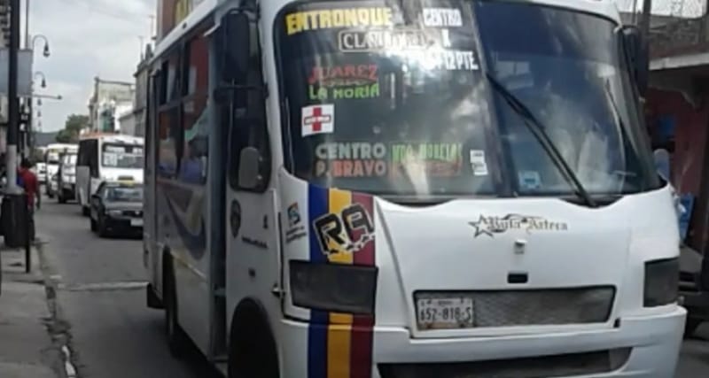 Joven resulta herido durante violento asalto, a Ruta Azteca en la Rivera Anaya