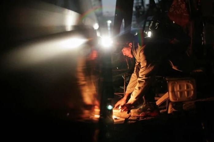 México se prepara para evitar apagones eléctricos durante Navidad por tormenta invernal en EEUU