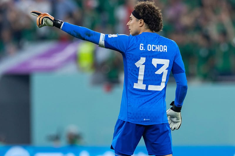 Revelan el “modesto” sueldo que recibirá Memo Ochoa en el Salernitana