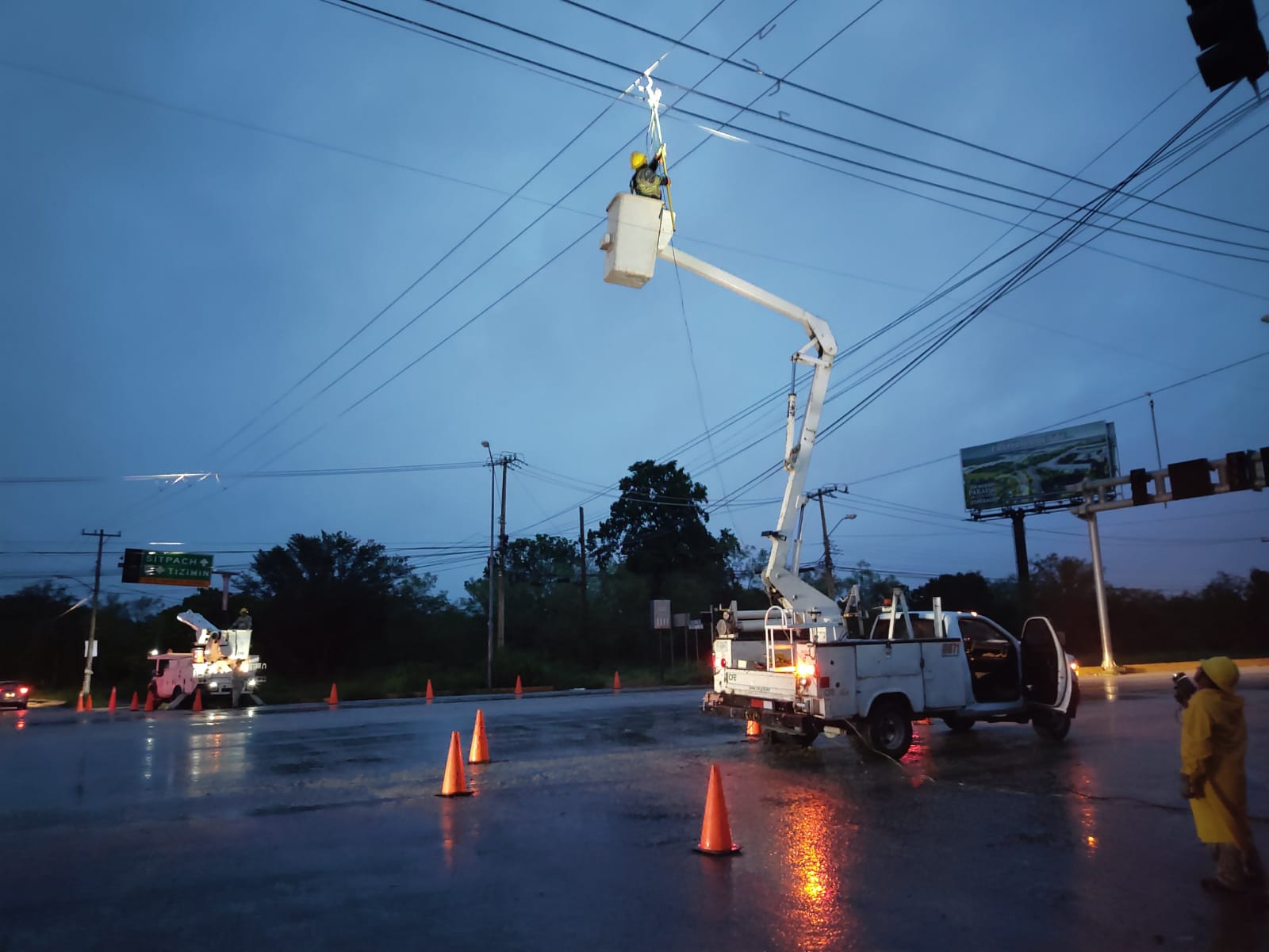 Restablece CFE suministro eléctrico en estos estados afectados por el frente frío