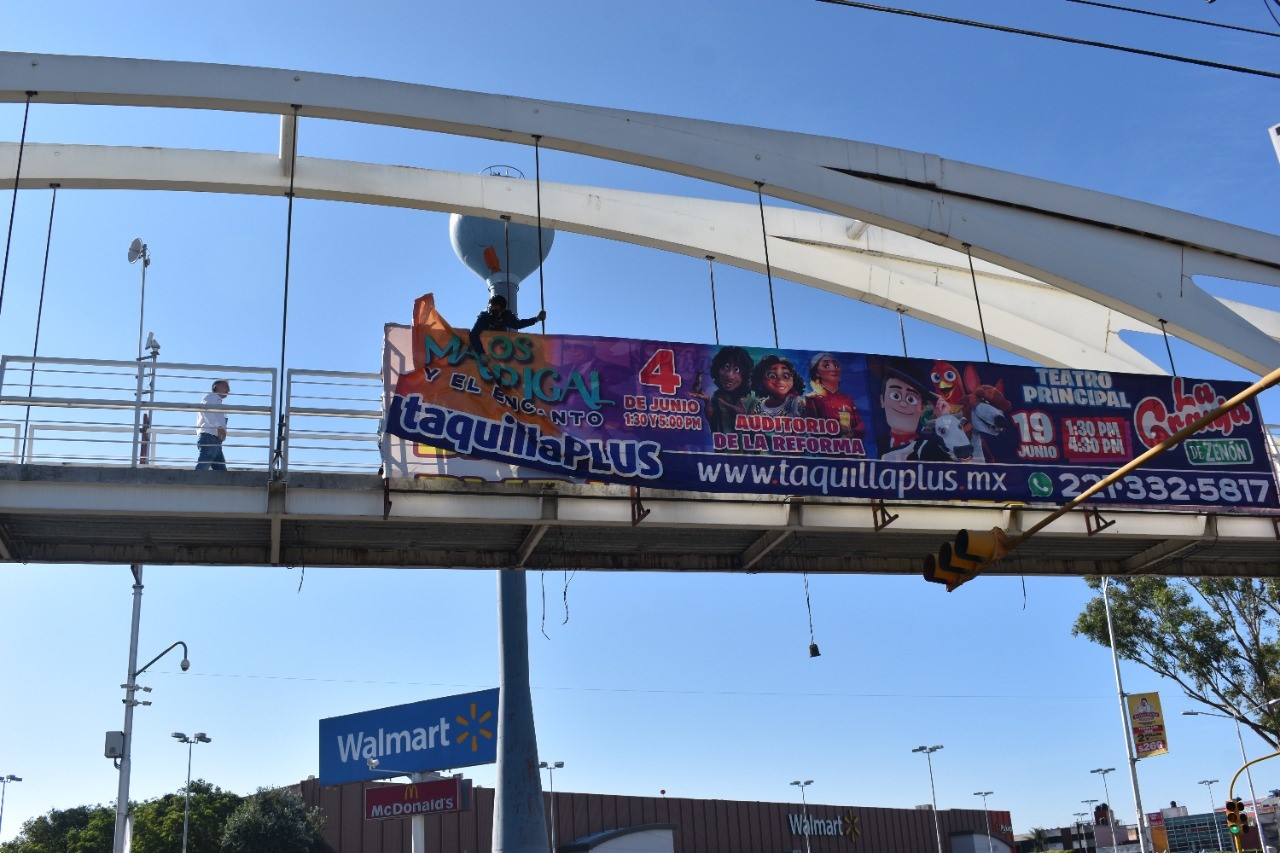 Retira Ayuntamiento más de 10 mil elementos publicitarios irregulares