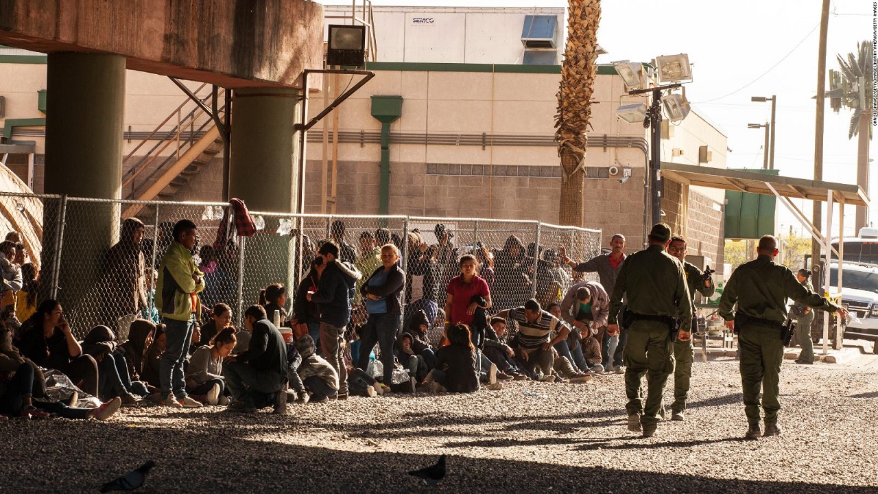 Detención de inmigrantes en EEUU casi se duplicó este 2022