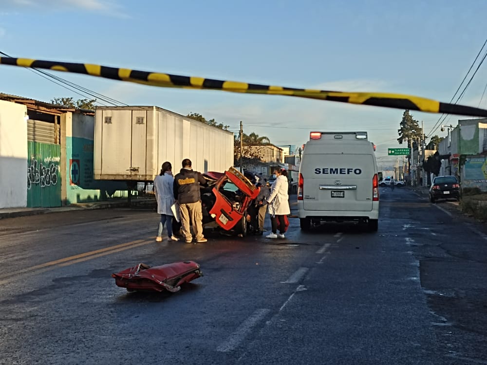 Accidente automovilístico cobra la vida de un hombre, en Xicohtzinco