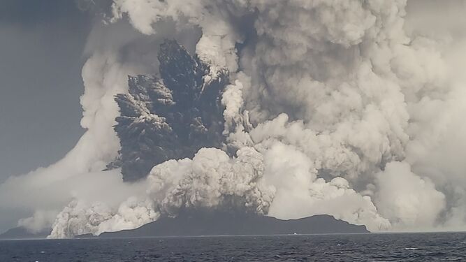 columnas eruptivas alcanzado km altura 1647745281 150410788 667x375