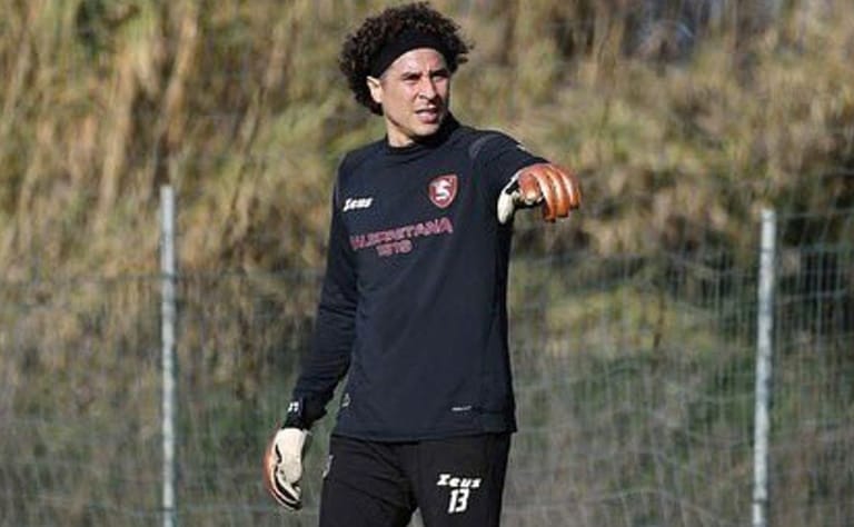 Así fue el debut de Memo Ochoa con el Salernitana y ya recibió su primer gol en Italia