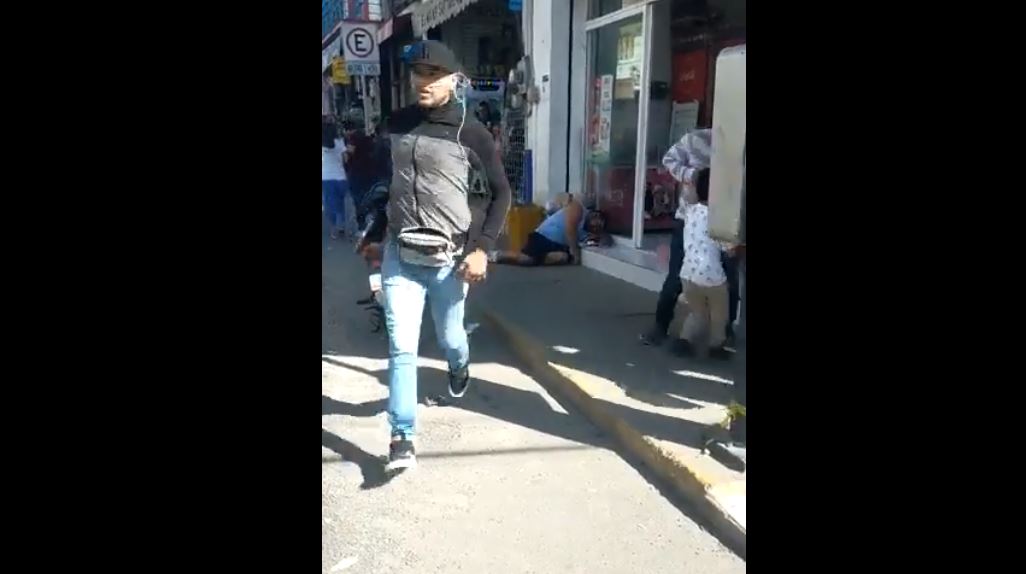 Ejecutan a comerciante ambulante a plena luz del día, el incidente estaría relacionado al cobro de piso (Vídeo)
