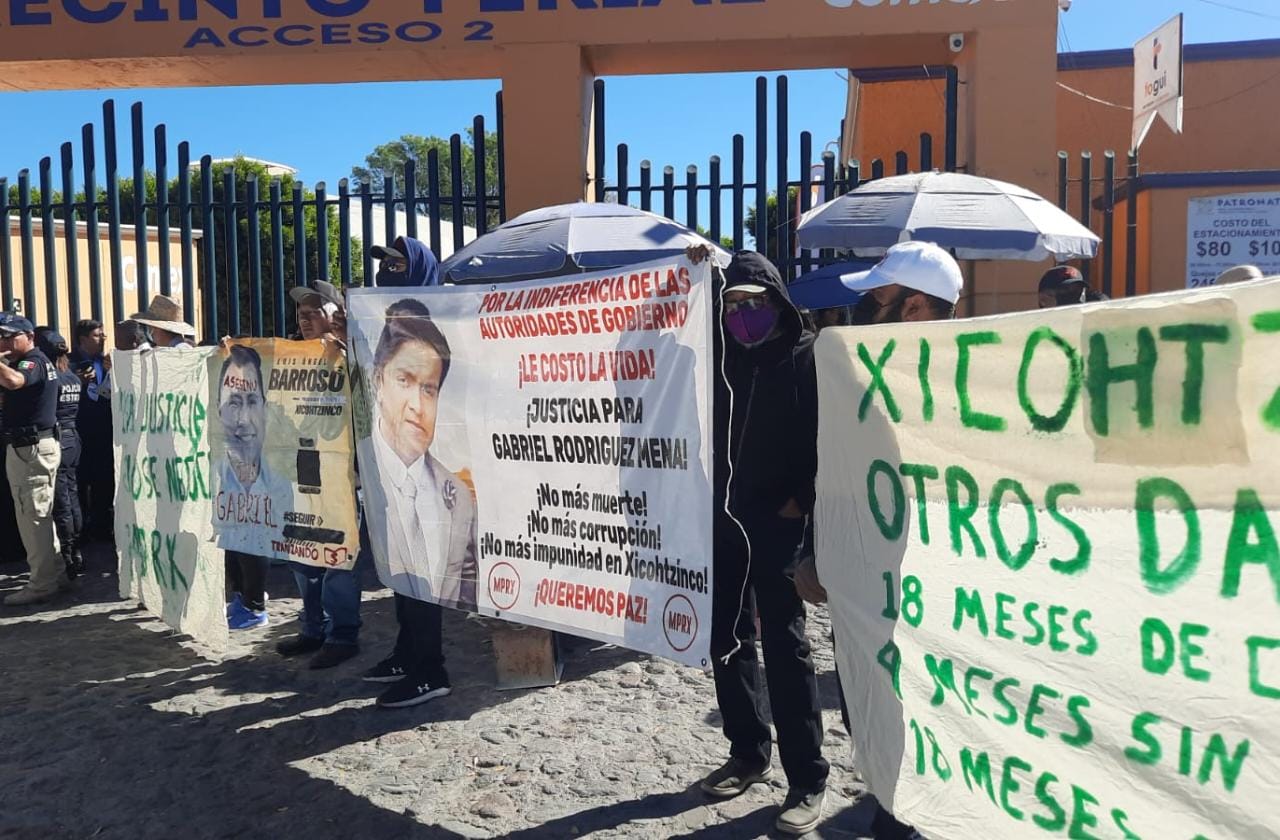Pueblo de Xicohtzinco hizo acto de presencia durante informe de gobierno